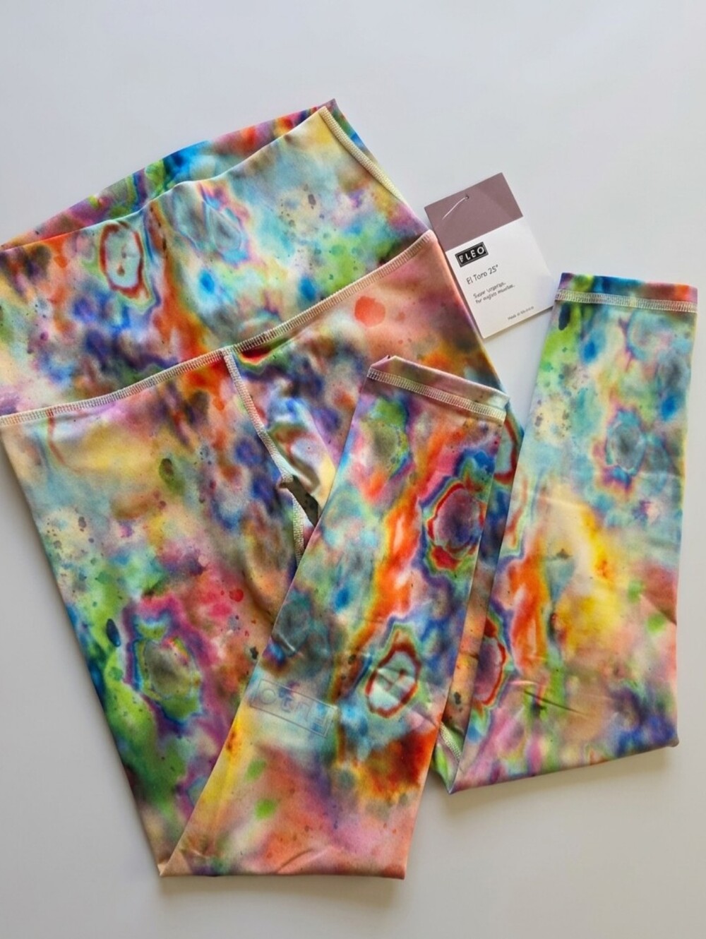 FLEO El Toro 25” Leggings M Rainbow Watercolor Tie Dye Crossfit Gym Training NWT